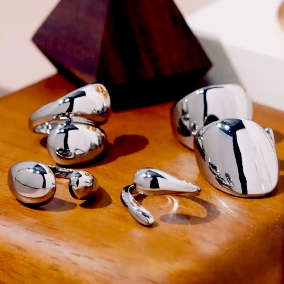 ✨✨Platinum Plated (5) Stock Ring✨Adjustable✨✨ - Picture 4 of 5